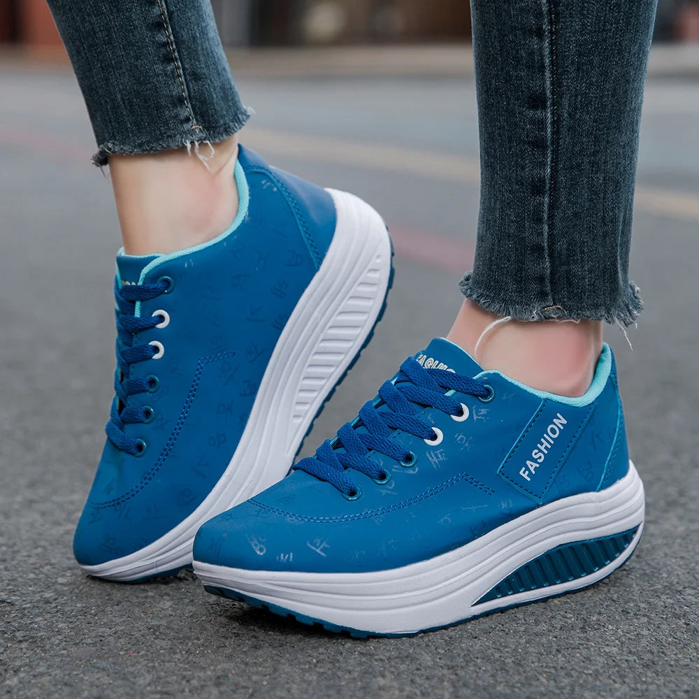 Zapatillas con Suela Wedge y Cordones